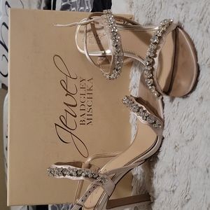 Jewel Badgley Mischka, size 7, Champagne heels
